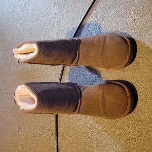 Brown bearpaw boots
